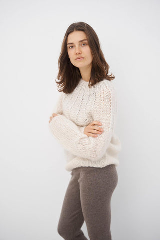 SUNIL HANDGESSTRICKTER PULLOVER