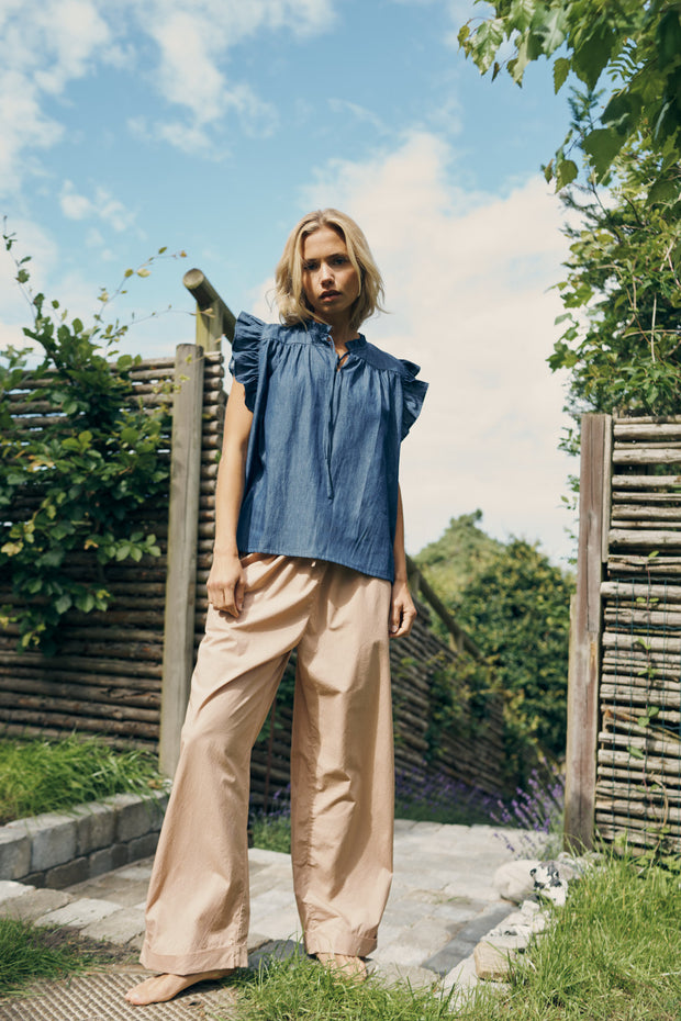 LAURA HOSE CASUAL