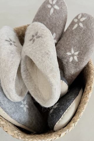 WARM FEET FILZHAUSSCHUHE