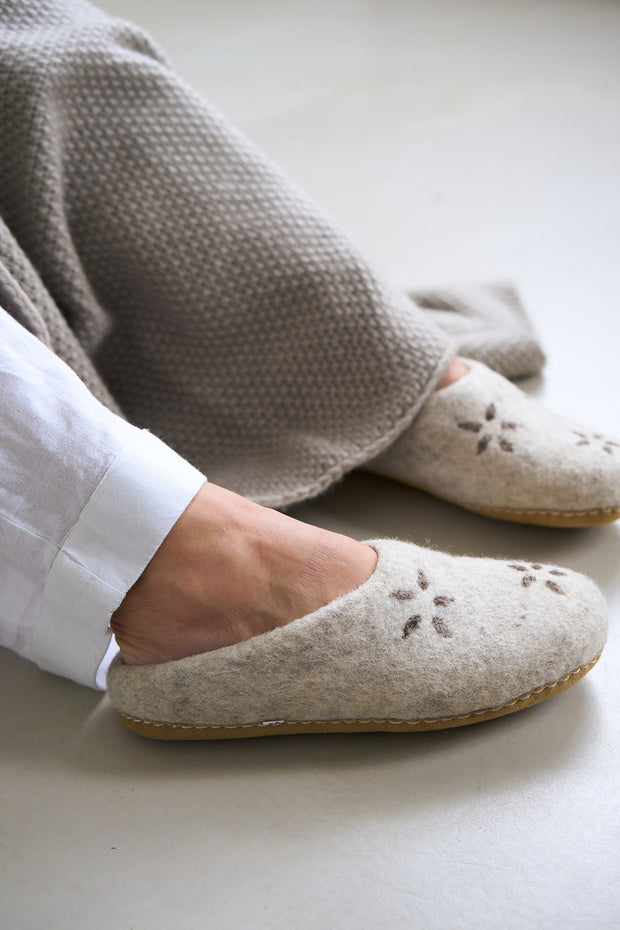 WARM FEET FILZHAUSSCHUHE